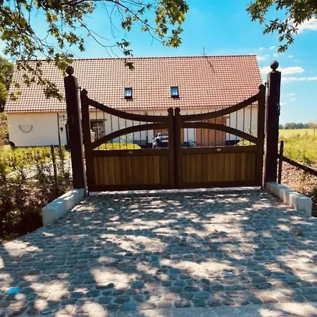 Romantische Vakantiewoning Met Weids Uitzicht Maldegem Exterior photo